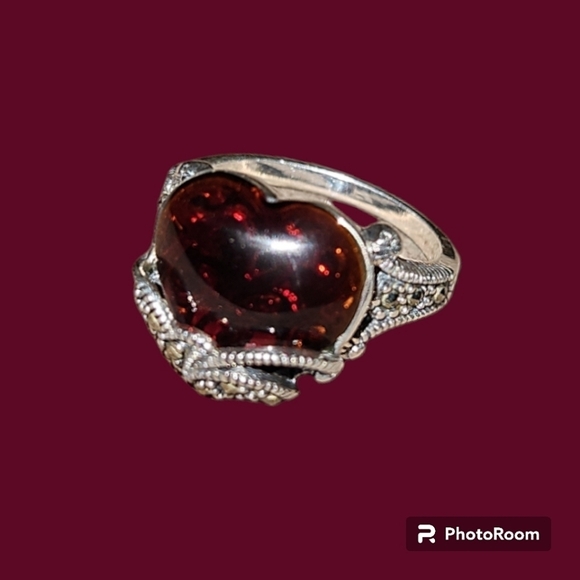 ROSS SIMONS Sterling Silver Glass Heart Marcasite Goth Castlecore Ring - Picture 1 of 11